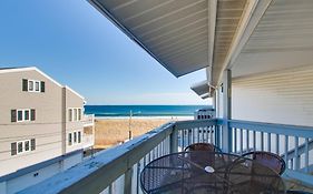 Beachfront Old Orchard Beach Condo With Balcony
